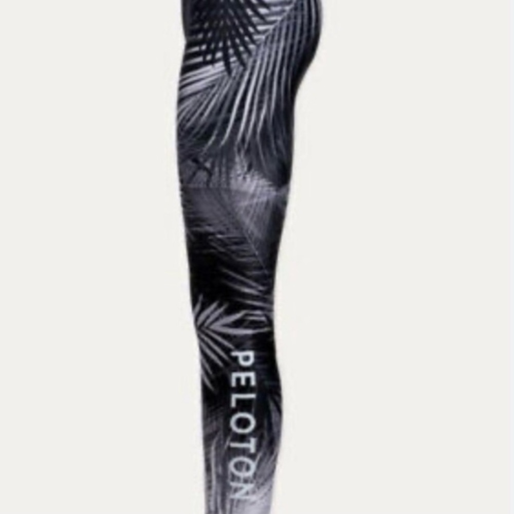 Peloton black and white palm noire legging